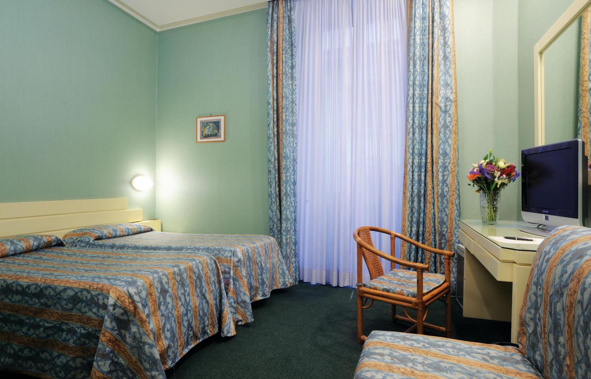 Hotel Patria Рим Экстерьер фото